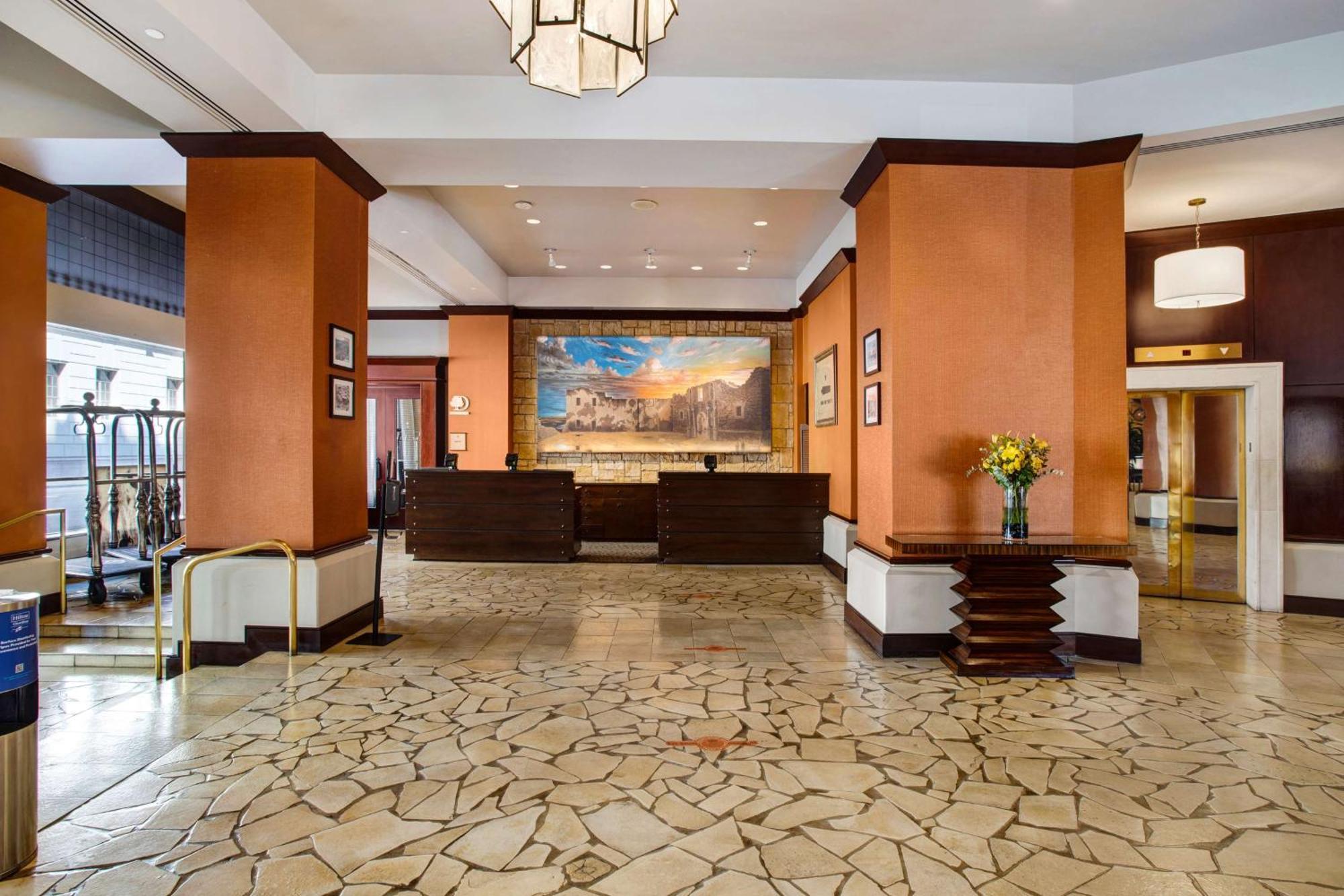 The Emily Morgan Hotel - A Doubletree By Hilton San Antonio Exterior photo